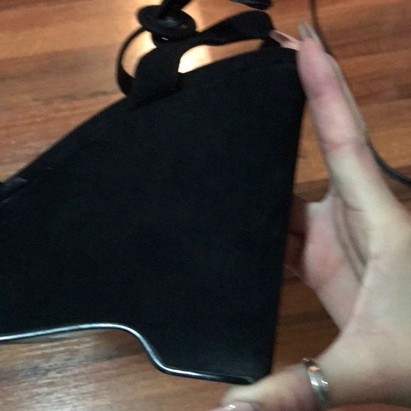 5/10 LAST CHANCE Forever 21 black wedge heels 6 - Picture 4 of 6